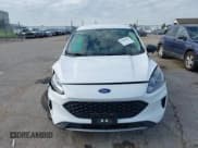 ✅ 2022 Ford Escape SE • VIN: 1FMCU9G63NUA65601 • Lot: 43060001. Wystawiony na IAAI z przebiegiem 62 985 mil. Bezpłatny archiwum sprzedaży aukcyjnych z USA i szczegółowy raport historii pojazdu na DreamBid. Zdjęcie 12.