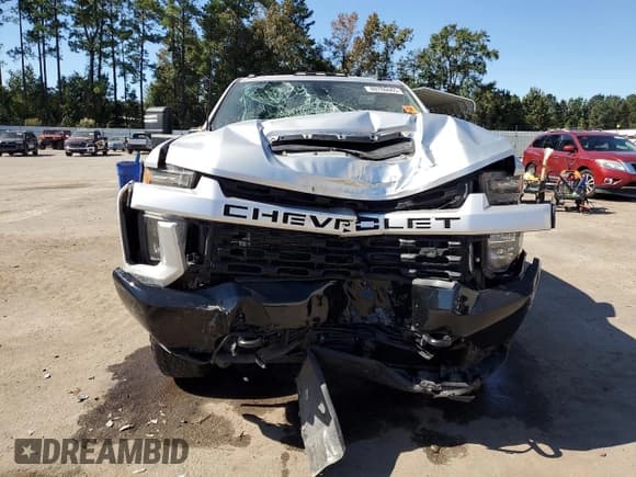 ✅ 2022 Chevrolet Silverado 2500HD Custom • VIN: 1GC5YMEY8NF311748 • Lot: 80780665. Wystawiony na Copart z przebiegiem Nie podano. Bezpłatny archiwum sprzedaży aukcyjnych z USA i szczegółowy raport historii pojazdu na DreamBid. Zdjęcie 5.