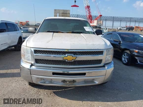 2012 Chevrolet Silverado 1500 Work Truck z VIN 1GCRCPEA9CZ295723, wystawiony jako IAAI lot #42378857 z przebiegiem 203 137 mil mil oraz . Historia ofert i sprzedaży dostępna na DreamBid. Obrazek 12.