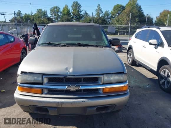 2000 Chevrolet S-10 LS с VIN 1GCDT19W1YK191711, выставлен на аукционе IAAI как лот 43329054 с пробегом 180 643 миль миль и . История ставок и продаж доступна на DreamBid. Изображение 12.