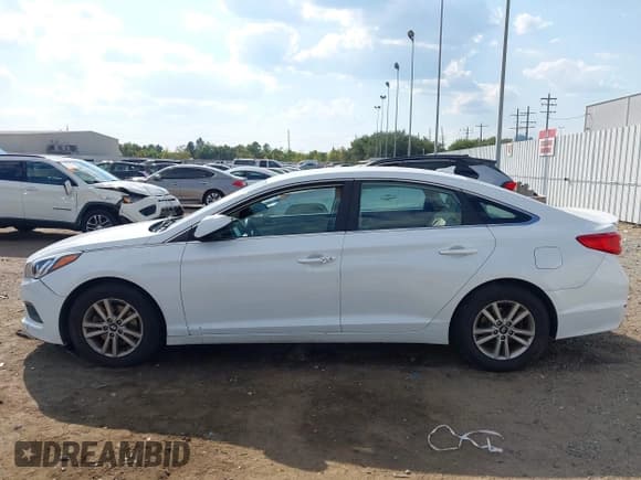 ✅ 2016 Hyundai Sonata SE • VIN: 5NPE24AF0GH313962 • Лот: 43336526. Опубликован ранее на IAAI с пробегом 93 471 миль. Бесплатный доступ к архиву аукционных продаж из США и подробный отчёт об истории автомобиля на DreamBid. Изображение 13.