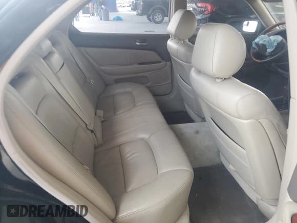 ✅ 2000 Lexus LS 400 • VIN: JT8BH28F0Y0175106 • Lot: 61016165. Wystawiony na Copart z przebiegiem 123 983 mil. Bezpłatny archiwum sprzedaży aukcyjnych z USA i szczegółowy raport historii pojazdu na DreamBid. Zdjęcie 10.