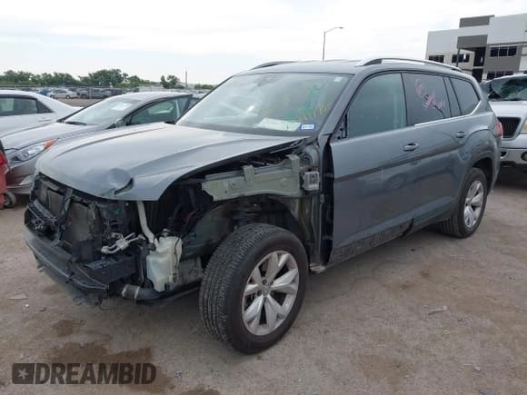 ✅ 2018 Volkswagen Atlas SE • VIN: 1V2DP2CAXJC600178 • Lot: 42929529. Listed on IAAI with 96,326 mi. Free auction sales archive from the USA and detailed vehicle history report at DreamBid. Image 2.