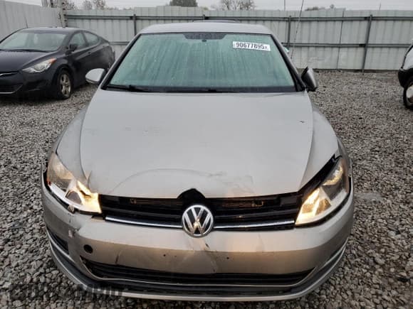 ✅ 2017 Volkswagen Golf S • VIN: 3VW217AU2HM008140 • Lot: 90677895. Wystawiony na Copart z przebiegiem 59 594 mil. Bezpłatny archiwum sprzedaży aukcyjnych z USA i szczegółowy raport historii pojazdu na DreamBid. Zdjęcie 5.