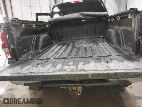 ✅ 2005 Chevrolet Silverado 2500HD LS • VIN: 1GCHK23285F825357 • Lot: 42038945. Listed on IAAI with 170,006 mi. Free auction sales archive from the USA and detailed vehicle history report at DreamBid. Image 20.
