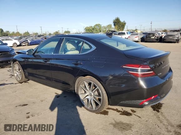 ✅ 2023 Genesis G70 2.0T • VIN: KMTG34TA4PU125234 • Лот: 92218345. Опубликован ранее на Copart с пробегом 45 868 миль. Бесплатный доступ к архиву аукционных продаж из США и подробный отчёт об истории автомобиля на DreamBid. Изображение 2.