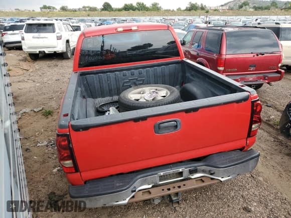 ✅ 2006 Chevrolet Silverado 1500 LT3 • VIN: 1GCEC19T16Z272531 • Лот: 62884504. Опубликован ранее на Copart с пробегом 185 201 миль. Бесплатный доступ к архиву аукционных продаж из США и подробный отчёт об истории автомобиля на DreamBid. Изображение 2.