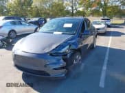 ✅ 2023 Tesla Model Y Long Range • VIN: 7SAYGDEE2PA191605 • Lot: 43420827. Wystawiony na IAAI z przebiegiem Nie podano. Bezpłatny archiwum sprzedaży aukcyjnych z USA i szczegółowy raport historii pojazdu na DreamBid. Zdjęcie 17.