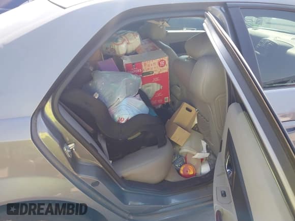 ✅ 2006 Cadillac CTS • VIN: 1G6DP577460142635 • Lot: 42915988. Wystawiony na IAAI z przebiegiem 136 390 mil. Bezpłatny archiwum sprzedaży aukcyjnych z USA i szczegółowy raport historii pojazdu na DreamBid. Zdjęcie 8.