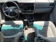 ✅ 2001 Volkswagen EuroVan MV • VIN: WV2NB47031H130503 • Lot: 57801015. Listed on Copart with 184,111 mi. Free auction sales archive from the USA and detailed vehicle history report at DreamBid. Image 8.