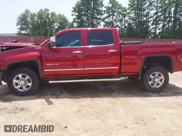 ✅ 2019 GMC Sierra 2500HD SLT • VIN: 1GT12REY1KF147770 • Lot: 39966677. Listed on IAAI with 145,529 mi. Free auction sales archive from the USA and detailed vehicle history report at DreamBid. Image 14.