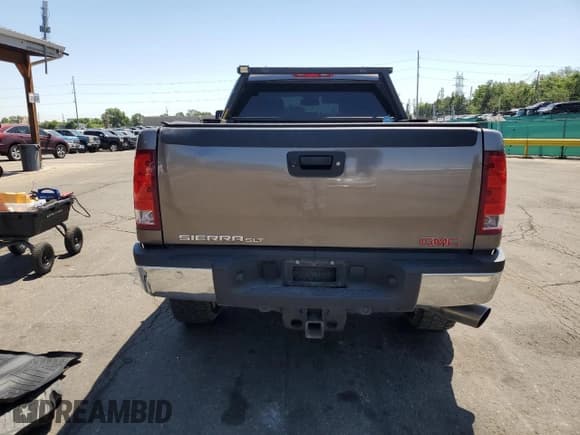 ✅ 2013 GMC Sierra 2500HD SLT • VIN: 1GT121E83DF154837 • Lot: 63439865. Listed on Copart with 241,191 mi. Free auction sales archive from the USA and detailed vehicle history report at DreamBid. Image 6.