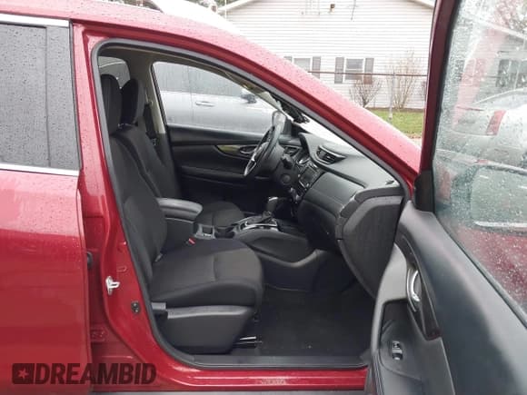 ✅ 2019 Nissan Rogue S • VIN: 5N1AT2MV9KC826209 • Lot: 43752339. Wystawiony na IAAI z przebiegiem 33 467 mil. Bezpłatny archiwum sprzedaży aukcyjnych z USA i szczegółowy raport historii pojazdu na DreamBid. Zdjęcie 5.