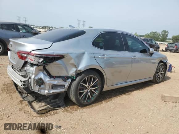 2023 Toyota Camry Hybrid XLE with VIN 4T1F31AK9PU601333, listed as a Copart auction lot 67548825 with 38,386 mi miles and Salvage title. Bid and sale history available at DreamBid. Image 3.