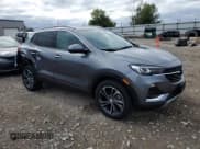 ✅ 2021 Buick Encore GX Essence • VIN: KL4MMGSL6MB038407 • Лот: 71622785. Опубликован ранее на Copart с пробегом 51 515 миль. Бесплатный доступ к архиву аукционных продаж из США и подробный отчёт об истории автомобиля на DreamBid. Изображение 4.