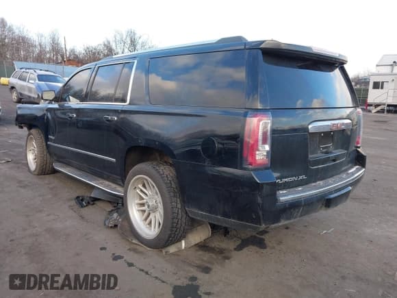 ✅ 2020 GMC Yukon XL Denali • VIN: 1GKS2HKJ9LR162043 • Lot: 41351046. Wystawiony na IAAI z przebiegiem 93 358 mil. Bezpłatny archiwum sprzedaży aukcyjnych z USA i szczegółowy raport historii pojazdu na DreamBid. Zdjęcie 3.