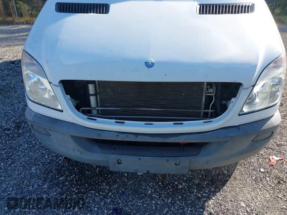 ✅ 2012 Mercedes-Benz Sprinter Cargo • VIN: WD3PE8CB8C5675480 • Lot: 43681471. Listed on IAAI with 386,313 mi. Free auction sales archive from the USA and detailed vehicle history report at DreamBid. Image 6.