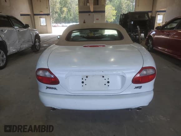 ✅ 1998 Jaguar XK • VIN: SAJGX224XWC019640 • Лот: 83964425. Опубликован ранее на Copart с пробегом 61 965 миль. Бесплатный доступ к архиву аукционных продаж из США и подробный отчёт об истории автомобиля на DreamBid. Изображение 6.