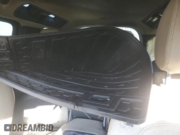 ✅ 2024 Land Rover Defender S • VIN: SALEJ7EX4R2274751 • Lot: 73296374. Wystawiony na Copart z przebiegiem Nie podano. Bezpłatny archiwum sprzedaży aukcyjnych z USA i szczegółowy raport historii pojazdu na DreamBid. Zdjęcie 10.