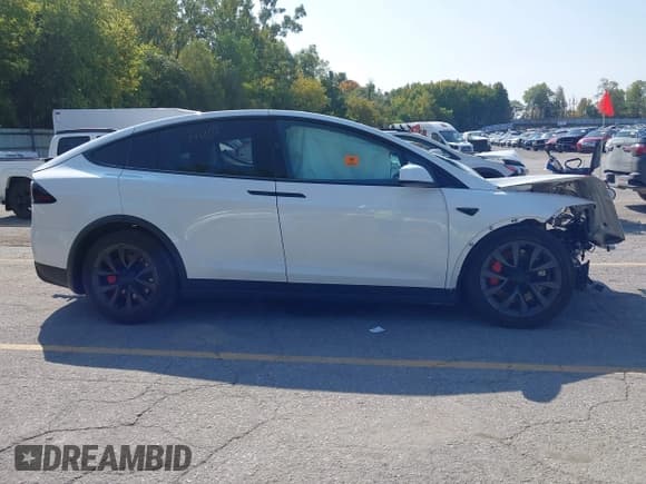 ✅ 2023 Tesla Model X Plaid • VIN: 7SAXCBE60PF428146 • Lot: 43214084. Wystawiony na IAAI z przebiegiem Nie podano. Bezpłatny archiwum sprzedaży aukcyjnych z USA i szczegółowy raport historii pojazdu na DreamBid. Zdjęcie 13.