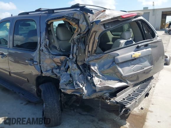 ✅ 2014 Chevrolet Tahoe LT • VIN: 1GNSCBE0XER247248 • Lot: 42438570. Listed on IAAI with 108,455 mi. Free auction sales archive from the USA and detailed vehicle history report at DreamBid. Image 6.