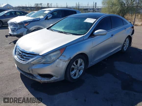 2012 Hyundai Sonata SE with VIN 5NPEC4AC1CH331366, listed as a IAAI auction lot 41238227 with 204,396 mi miles and . Bid and sale history available at DreamBid. Image 2.