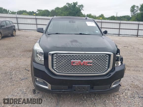 ✅ 2015 GMC Yukon XL SLT • VIN: 1GKS1HKC7FR645636 • Lot: 42093086. Wystawiony na IAAI z przebiegiem 206 189 mil. Bezpłatny archiwum sprzedaży aukcyjnych z USA i szczegółowy raport historii pojazdu na DreamBid. Zdjęcie 13.