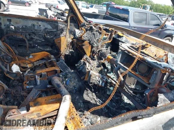 ✅ 2007 Chevrolet Silverado 2500HD LT1 • VIN: 1GCHK23D17F168390 • Lot: 42382974. Wystawiony na IAAI z przebiegiem 220 880 mil. Bezpłatny archiwum sprzedaży aukcyjnych z USA i szczegółowy raport historii pojazdu na DreamBid. Zdjęcie 5.