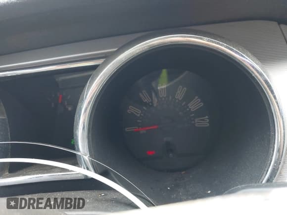 ✅ 2005 Ford Mustang GT Deluxe • VIN: 1ZVFT82H055160812 • Lot: 42336160. Listed on IAAI with 205,983 mi. Free auction sales archive from the USA and detailed vehicle history report at DreamBid. Image 14.