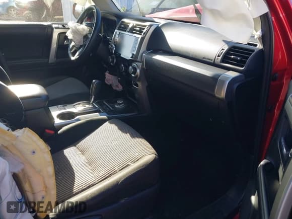 ✅ 2022 Toyota 4Runner SR5 • VIN: JTEMU5JR5N6058895 • Lot: 43400150. Wystawiony na IAAI z przebiegiem 80 250 mil. Bezpłatny archiwum sprzedaży aukcyjnych z USA i szczegółowy raport historii pojazdu na DreamBid. Zdjęcie 5.