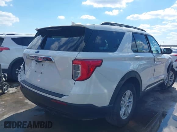 ✅ 2024 Ford Explorer XLT • VIN: 1FMSK7DH4RGA80608 • Lot: 43480770. Wystawiony na IAAI z przebiegiem 15 486 mil. Bezpłatny archiwum sprzedaży aukcyjnych z USA i szczegółowy raport historii pojazdu na DreamBid. Zdjęcie 4.