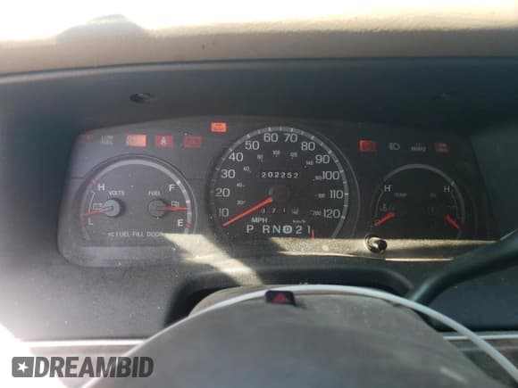 ✅ 2000 Ford Crown Victoria • VIN: 2FAFP73W2YX193723 • Lot: 52106765. Wystawiony na Copart z przebiegiem 202 252 mil. Bezpłatny archiwum sprzedaży aukcyjnych z USA i szczegółowy raport historii pojazdu na DreamBid. Zdjęcie 9.