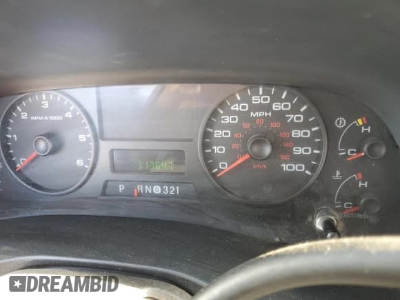 ✅ 2007 Ford F-250 XL • VIN: 1FTSX21537EA18600 • Lot: 55420405. Listed on Copart with 313,647 mi. Free auction sales archive from the USA and detailed vehicle history report at DreamBid. Image 9.