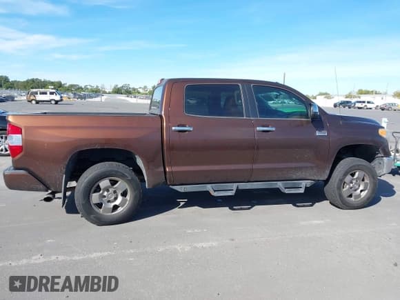 ✅ 2016 Toyota Tundra 1794 Edition • VIN: 5TFAW5F13GX552030 • Lot: 43642714. Wystawiony na IAAI z przebiegiem 167 393 mil. Bezpłatny archiwum sprzedaży aukcyjnych z USA i szczegółowy raport historii pojazdu na DreamBid. Zdjęcie 13.