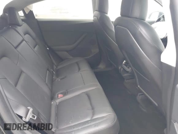 ✅ 2021 Tesla Model Y Long Range • VIN: 5YJYGDEE2MF275046 • Lot: 43379214. Wystawiony na IAAI z przebiegiem 50 277 mil. Bezpłatny archiwum sprzedaży aukcyjnych z USA i szczegółowy raport historii pojazdu na DreamBid. Zdjęcie 8.