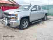 2019 Chevrolet Silverado 1500 LT z VIN 2GCVKPEC7K1173016, wystawiony jako IAAI lot #43286161 z przebiegiem 100 427 mil mil oraz . Historia ofert i sprzedaży dostępna na DreamBid. Obrazek 2.