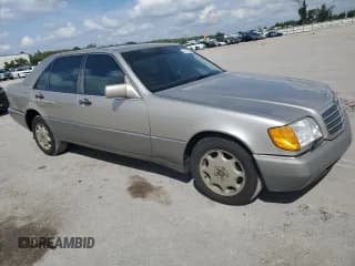 ✅ 1994 Mercedes-Benz S • VIN: WDBGA51E3RA159510 • Lot: 74456224. Wystawiony na Copart z przebiegiem 153 877 mil. Bezpłatny archiwum sprzedaży aukcyjnych z USA i szczegółowy raport historii pojazdu na DreamBid. Zdjęcie 4.