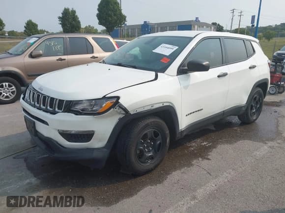 ✅ 2018 Jeep Compass Sport • VIN: 3C4NJCAB2JT193552 • Lot: 43104099. Wystawiony na IAAI z przebiegiem 102 200 mil. Bezpłatny archiwum sprzedaży aukcyjnych z USA i szczegółowy raport historii pojazdu na DreamBid. Zdjęcie 2.