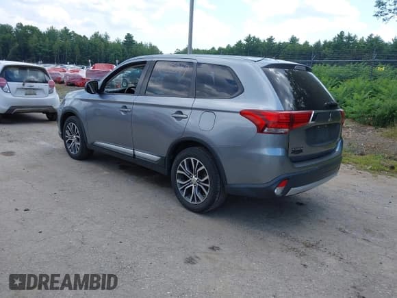 ✅ 2016 Mitsubishi Outlander SE • VIN: JA4AZ3A3XGZ038095 • Лот: 42855349. Опубликован ранее на IAAI с пробегом 117 352 миль. Бесплатный доступ к архиву аукционных продаж из США и подробный отчёт об истории автомобиля на DreamBid. Изображение 3.