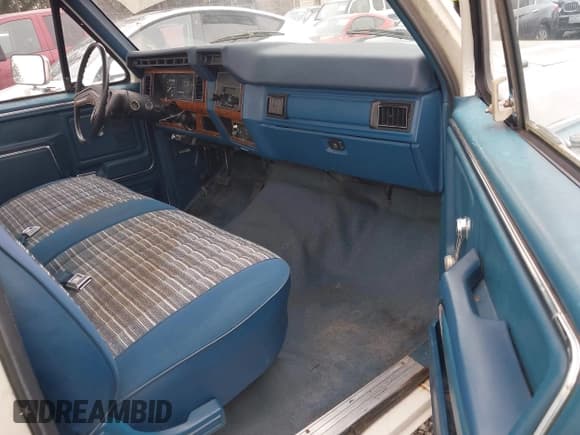 ✅ 1984 Ford F-150 • VIN: 1FTDF15H8EPB35651 • Лот: 41760690. Опубликован ранее на IAAI с пробегом 97 887 миль. Бесплатный доступ к архиву аукционных продаж из США и подробный отчёт об истории автомобиля на DreamBid. Изображение 5.