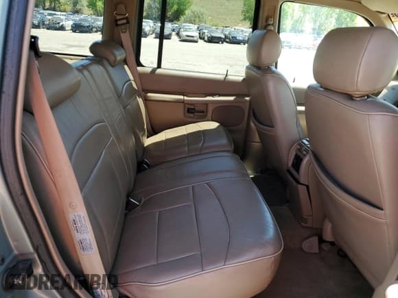 ✅ 1997 Ford Explorer XLT • VIN: 1FMDU32P5VZB36074 • Lot: 57289935. Listed on Copart with 185,654 mi. Free auction sales archive from the USA and detailed vehicle history report at DreamBid. Image 11.