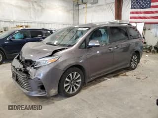 ✅ 2020 Toyota Sienna XLE • VIN: 5TDDZ3DC3LS243686 • Lot: 92688525. Wystawiony na Copart z przebiegiem 155 316 mil. Bezpłatny archiwum sprzedaży aukcyjnych z USA i szczegółowy raport historii pojazdu na DreamBid. Zdjęcie 1.