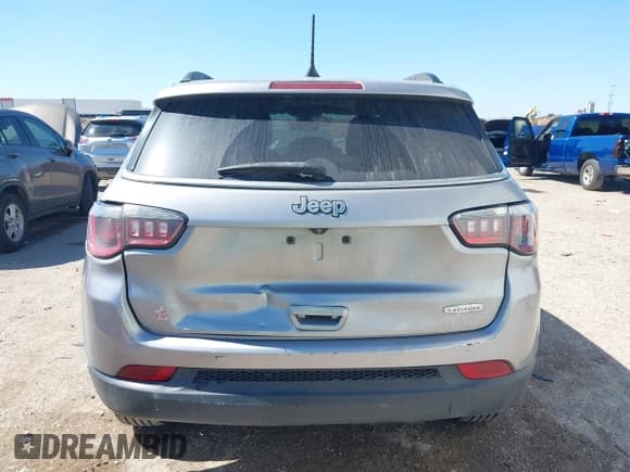 ✅ 2018 Jeep Compass Latitude • VIN: 3C4NJCBB7JT411001 • Lot: 42217514. Listed on IAAI with 140,744 mi. Free auction sales archive from the USA and detailed vehicle history report at DreamBid. Image 16.