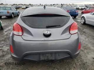 ✅ 2017 Hyundai Veloster • VIN: KMHTC6AD5HU307687 • Lot: 81986034. Wystawiony na Copart z przebiegiem 70 170 mil. Bezpłatny archiwum sprzedaży aukcyjnych z USA i szczegółowy raport historii pojazdu na DreamBid. Zdjęcie 6.