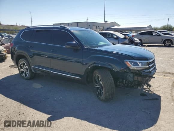 ✅ 2021 Volkswagen Atlas SEL Premium • VIN: 1V2TR2CA1MC545520 • Lot: 68675595. Listed on Copart with 30,261 mi. Free auction sales archive from the USA and detailed vehicle history report at DreamBid. Image 4.
