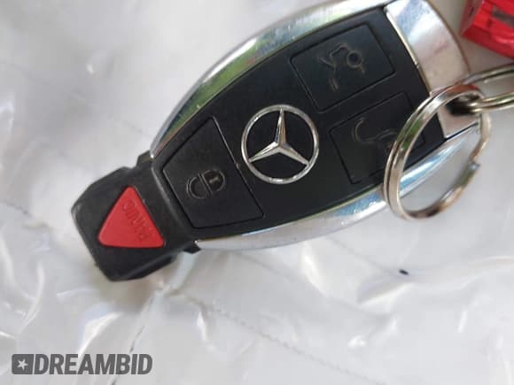 ✅ 2015 Mercedes-Benz C 300 Luxury • VIN: 55SWF4KB9FU016690 • Lot: 42574677. Listed on IAAI with 114,569 mi. Free auction sales archive from the USA and detailed vehicle history report at DreamBid. Image 11.