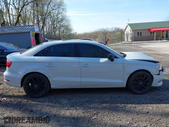✅ 2015 Audi A3 Premium Plus • VIN: WAUEFGFF9F1032244 • Lot: 42099626. Listed on IAAI with 105,295 mi. Free auction sales archive from the USA and detailed vehicle history report at DreamBid. Image 13.