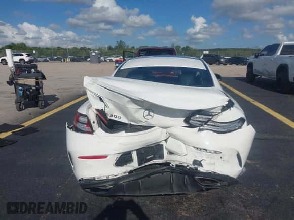 ✅ 2021 Mercedes-Benz C 300 • VIN: W1KWJ8DB9MG065062 • Lot: 42567825. Wystawiony na IAAI z przebiegiem 38 835 mil. Bezpłatny archiwum sprzedaży aukcyjnych z USA i szczegółowy raport historii pojazdu na DreamBid. Zdjęcie 16.