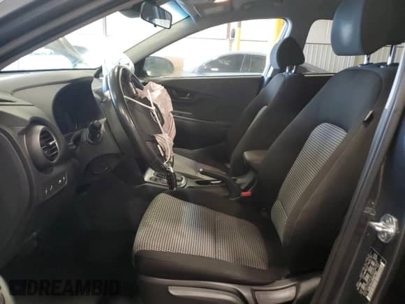 2021 Hyundai Kona SEL z VIN KM8K2CAA0MU677023, wystawiony jako Copart lot #61488865 z przebiegiem 31 013 mil mil oraz Szkoda całkowita • Salvage title. Historia ofert i sprzedaży dostępna na DreamBid. Obrazek 7.