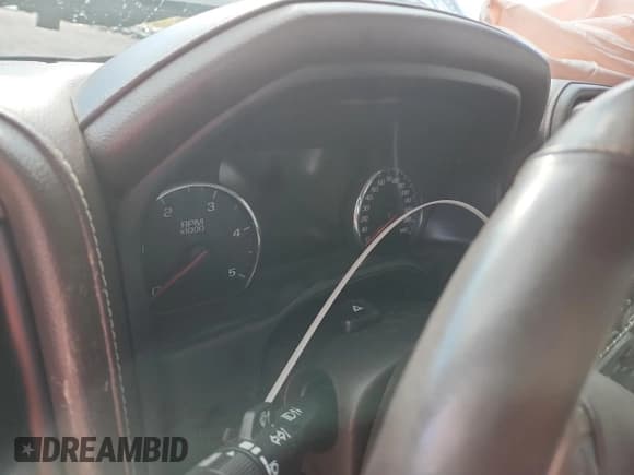 ✅ 2018 GMC Sierra 2500HD Denali • VIN: 1GT12UEY8JF122270 • Lot: 90699985. Wystawiony na Copart z przebiegiem Nie podano. Bezpłatny archiwum sprzedaży aukcyjnych z USA i szczegółowy raport historii pojazdu na DreamBid. Zdjęcie 9.